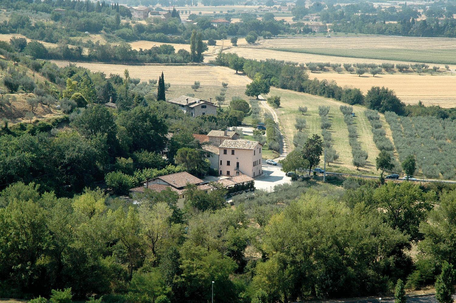 Hotel Ponte San Vittorino Assisi Bagian luar foto