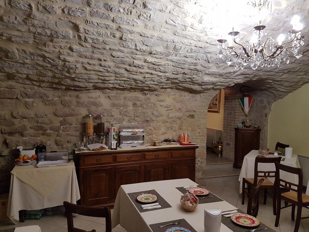 Hotel Ponte San Vittorino Assisi Bagian luar foto
