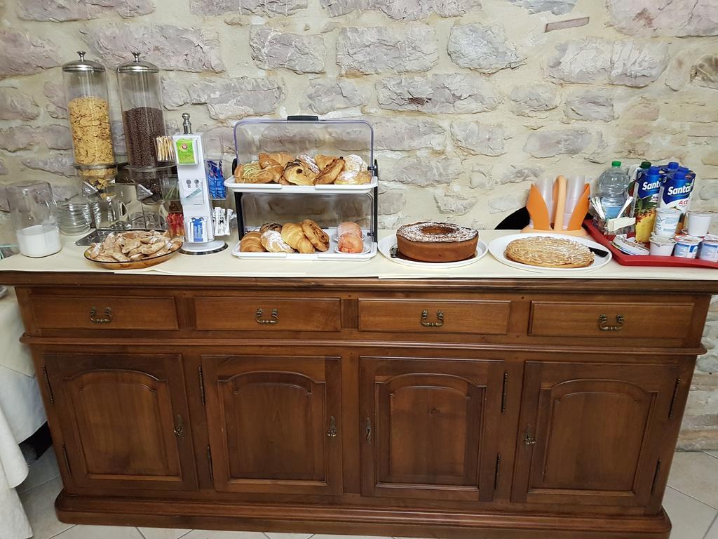 Hotel Ponte San Vittorino Assisi Bagian luar foto