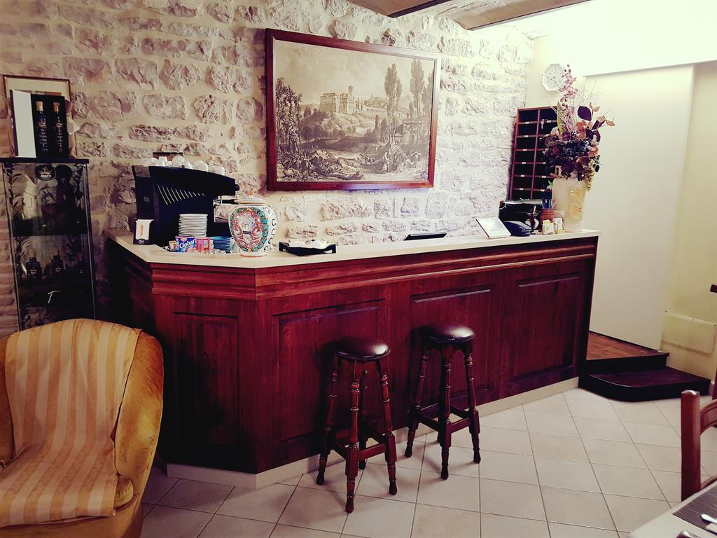 Hotel Ponte San Vittorino Assisi Bagian luar foto