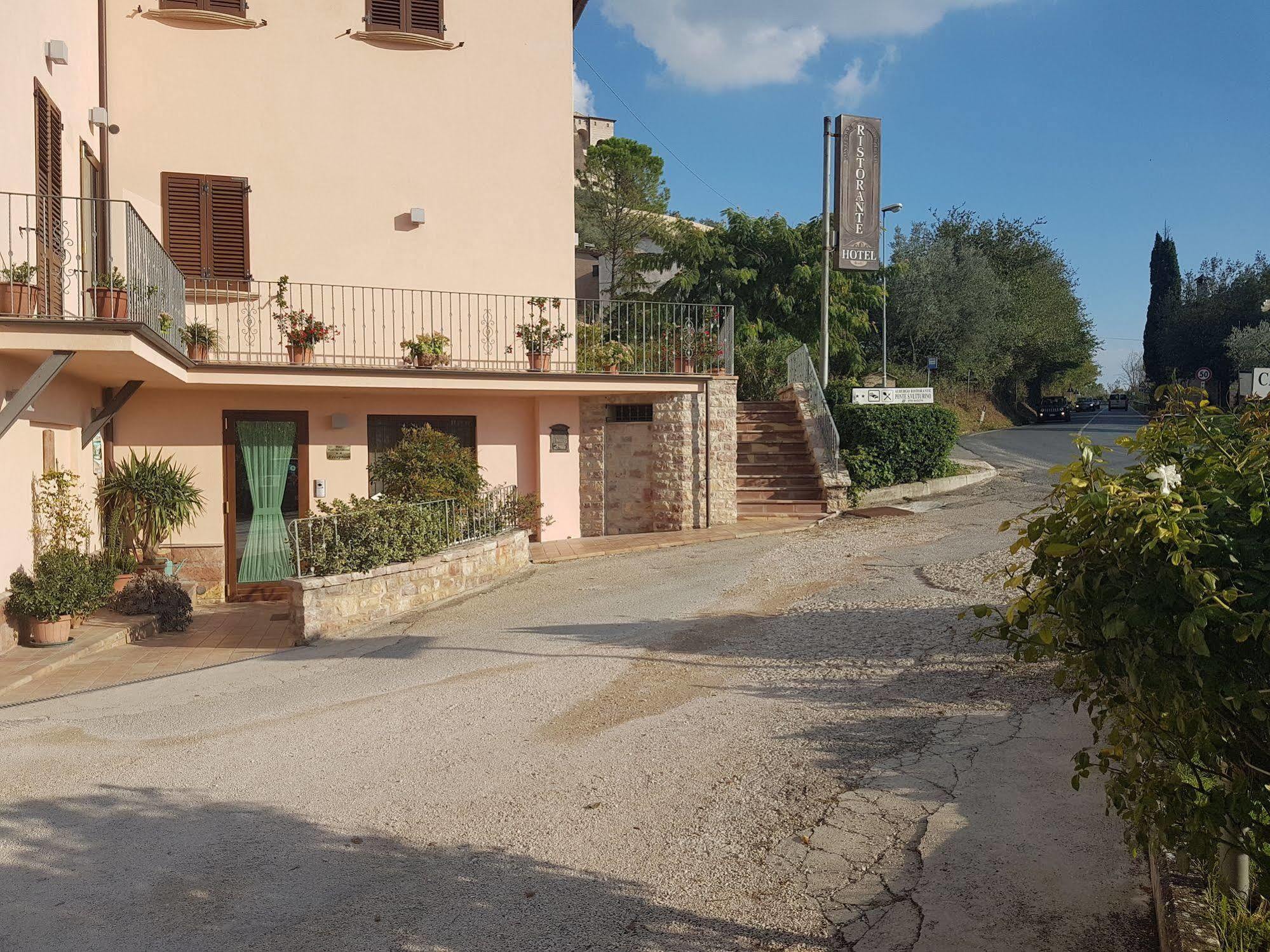 Hotel Ponte San Vittorino Assisi Bagian luar foto