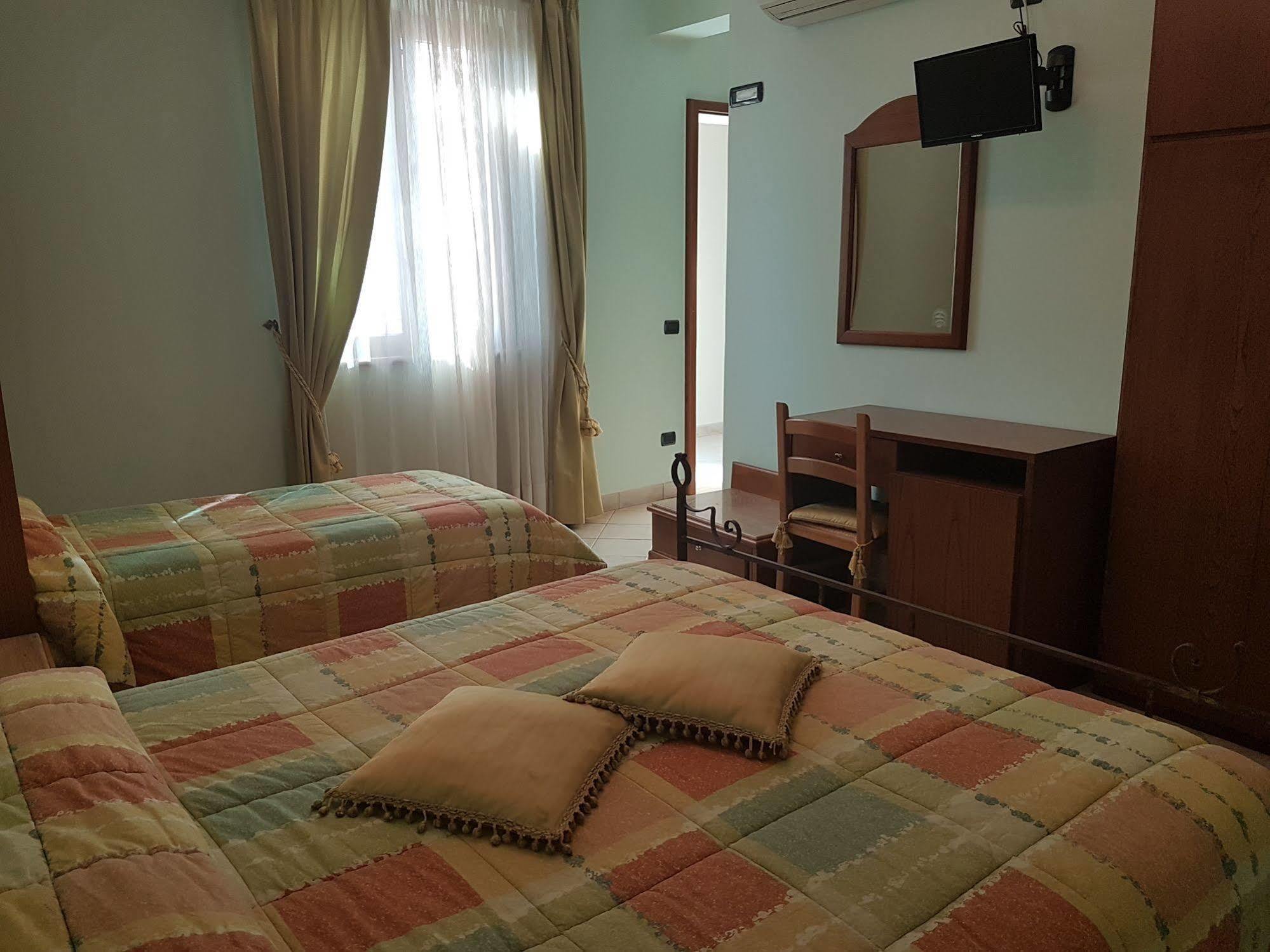 Hotel Ponte San Vittorino Assisi Bagian luar foto