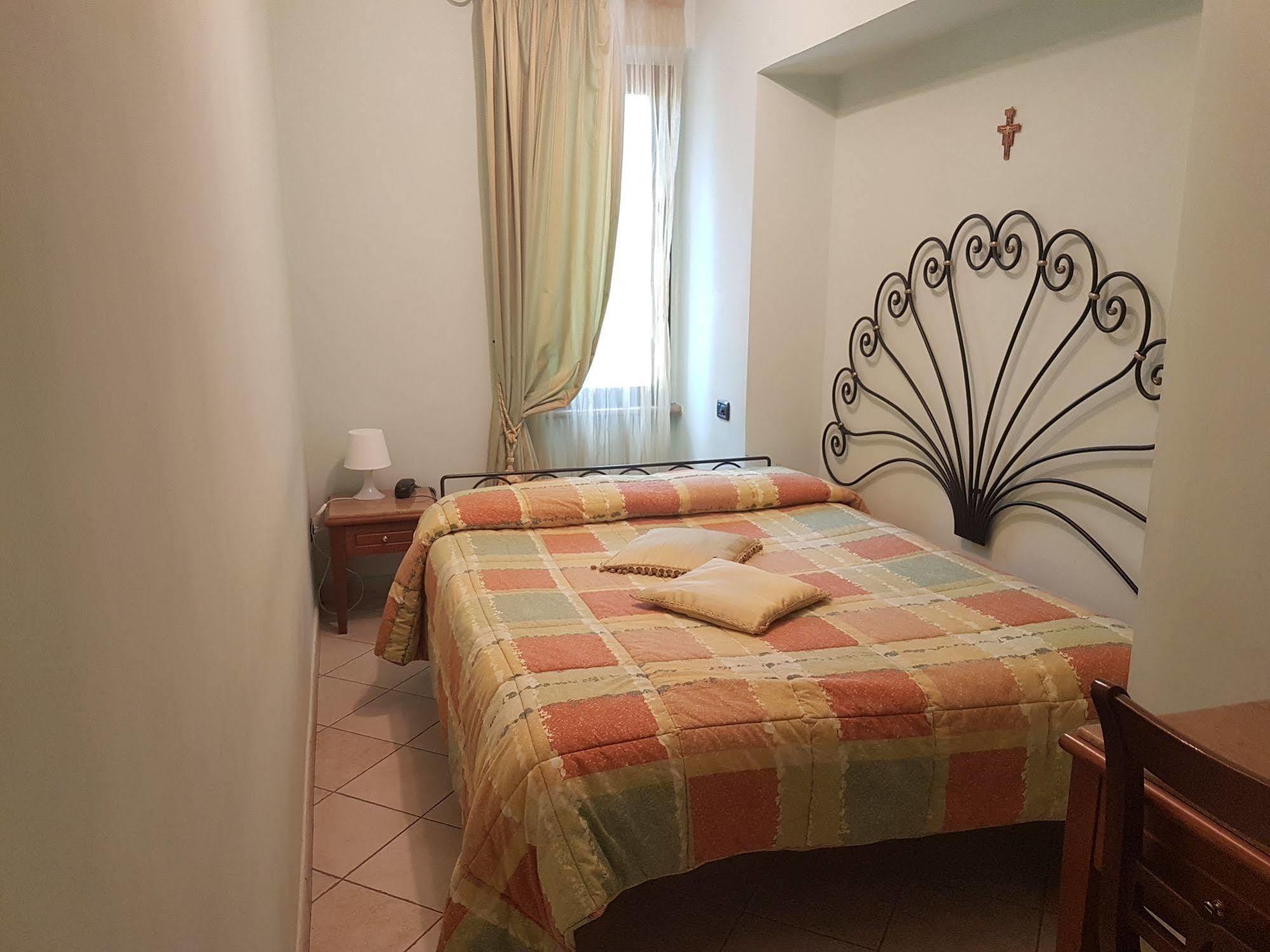 Hotel Ponte San Vittorino Assisi Bagian luar foto