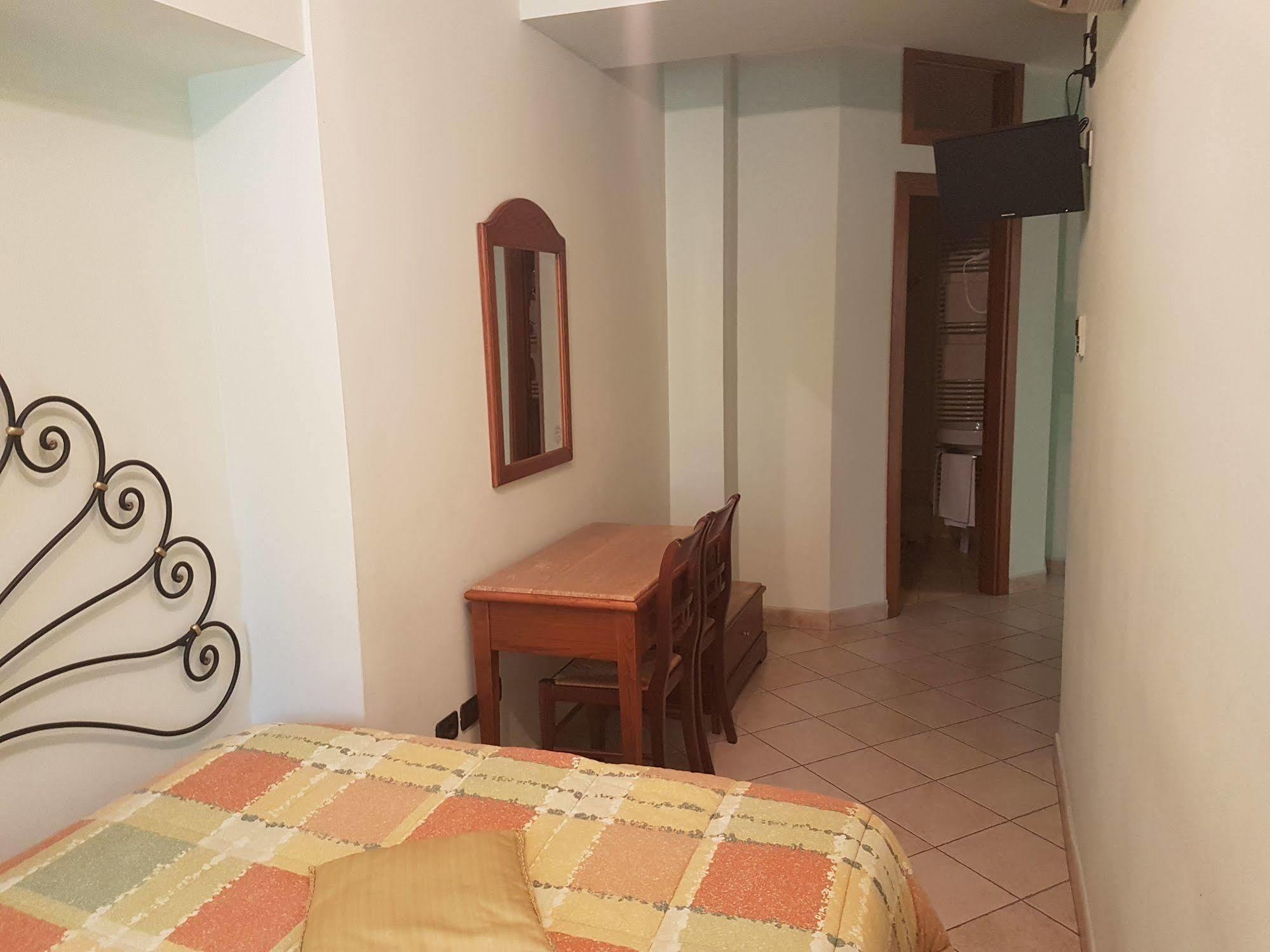Hotel Ponte San Vittorino Assisi Bagian luar foto