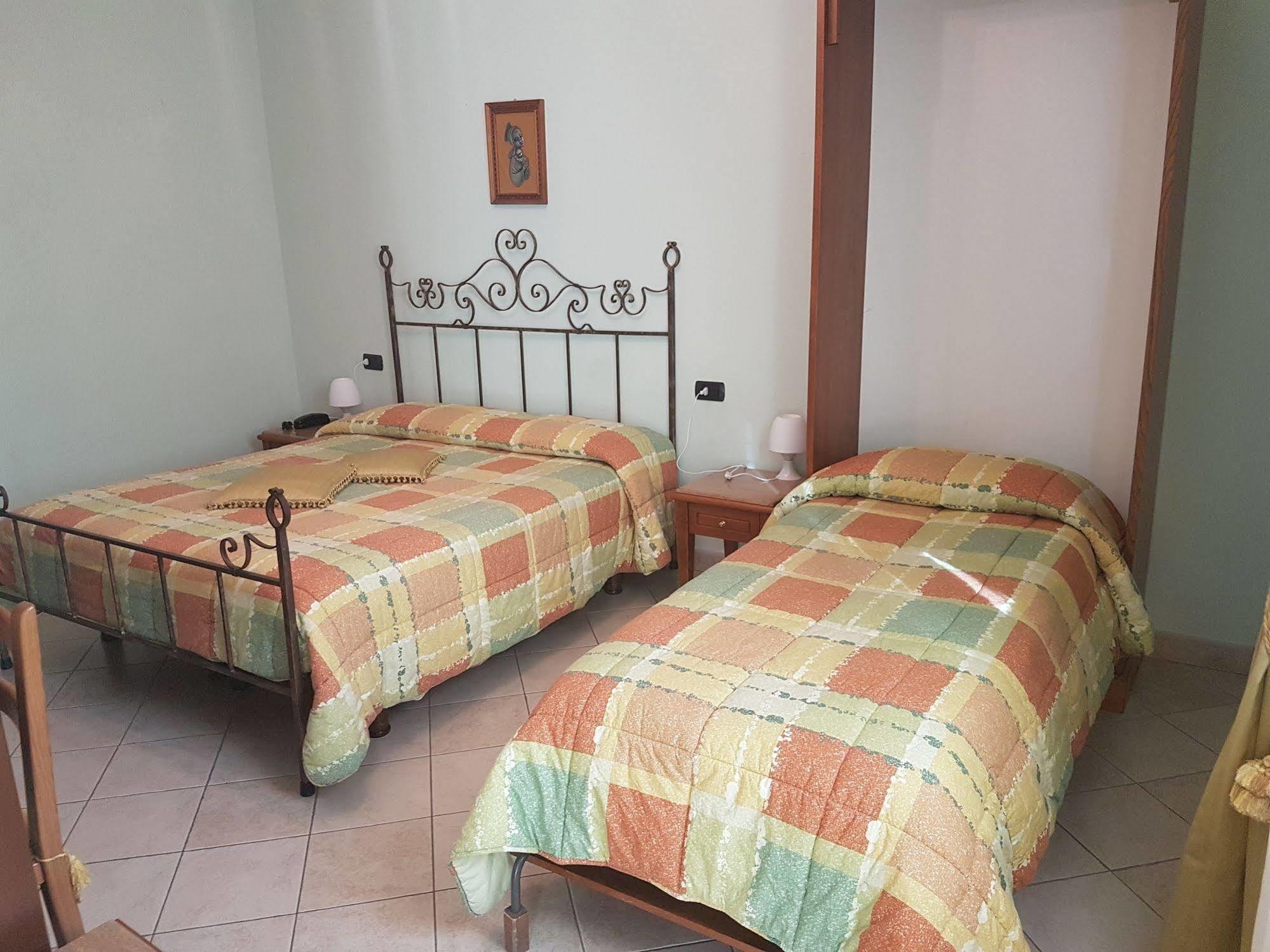 Hotel Ponte San Vittorino Assisi Bagian luar foto