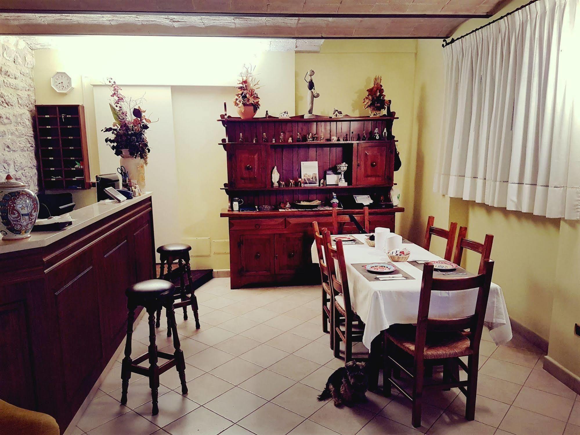 Hotel Ponte San Vittorino Assisi Bagian luar foto